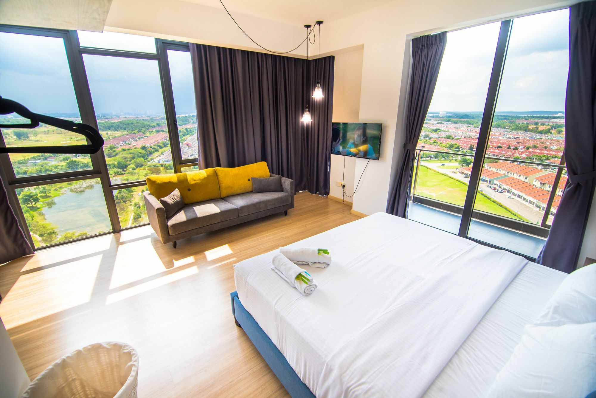 Cube 8teens By Thinker 3* Johor Bahru